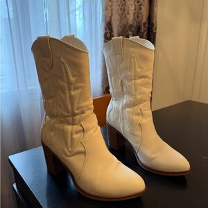 Women’s White Western Cowboy Boots Size 8.5